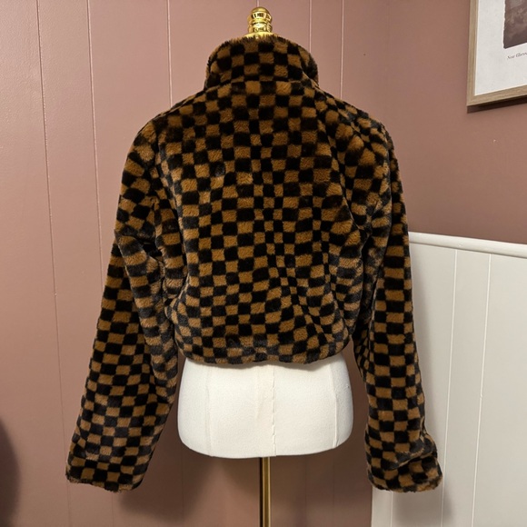 Le Lis Faux Fur Checkerboard Cropped Jacket - Picture 4 of 14